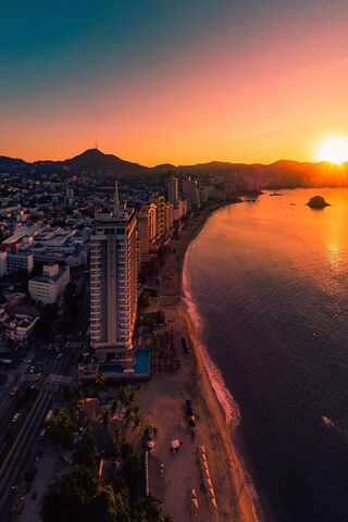 Sunset Serenity at Bahia Acapulco 🌅🏖️