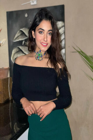 Charvi Wallpaper - Download to your mobile from PHONEKY
