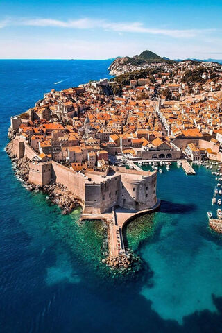 Dubrovnik: The Jewel of the Adriatic 🌊🏰