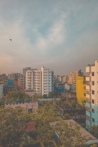 Dhaka: A Vibrant Urban Mosaic 🌆✨