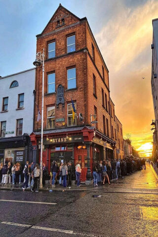 Sunset Vibes at Ryan's Pub, Dublin 🌅🍻