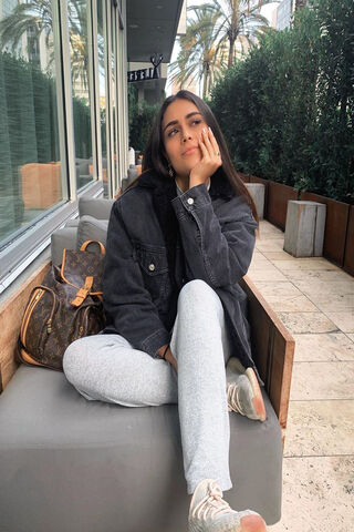 Chill Vibes with Daniela Calle 🌴✨