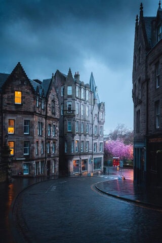 Mystical Edinburgh: A Glimpse of Charm 🌆✨