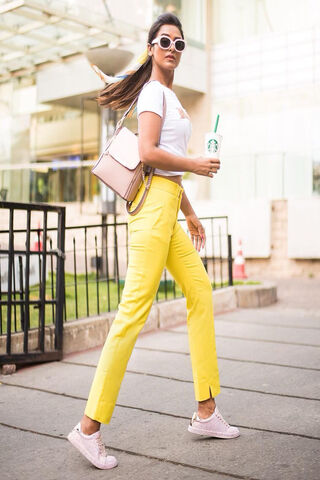 Chic in Yellow: A Modern Take on Formal Wear 🌟