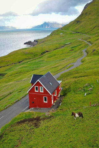 Charming Serenity of the Faroe Islands 🌄🏡