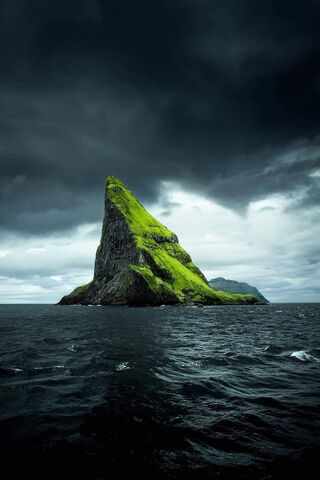 Mystical Peaks of the Faroe Islands 🌄🌊