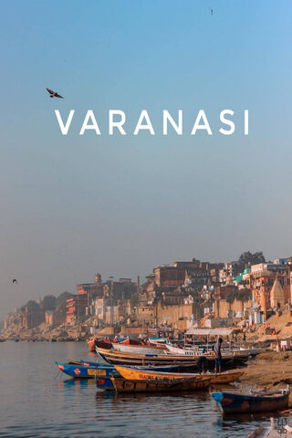 Serenity by the Ganges: Varanasi's Ghats 🌅🚣