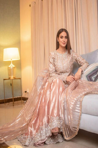 Elegance in Every Stitch: A Glamorous Evening