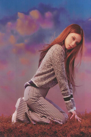 Jisoo's Dreamy Dior Moment 🌸✨