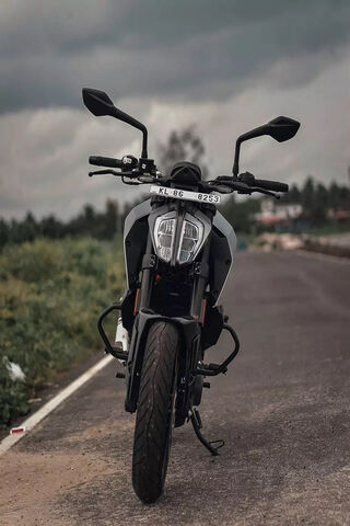 KTM Duke 250: The Urban Warrior 🏍️💨
