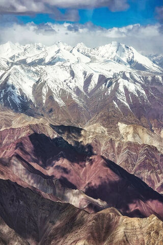 Majestic Peaks of Leh: Nature's Masterpiece 🏔️✨