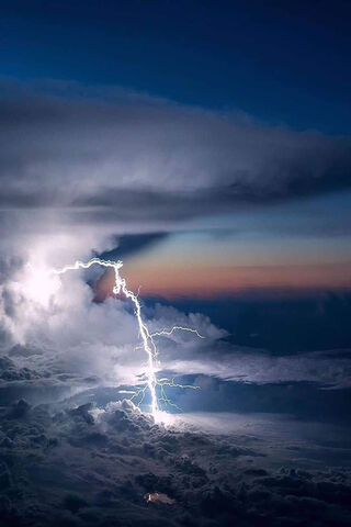 Electric Dance in the Sky ⚡☁️