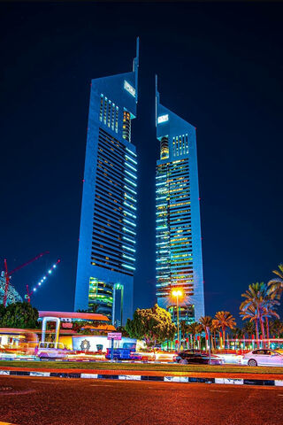 Twilight Towers: A Glimpse of Dubai's Skyline 🌆✨