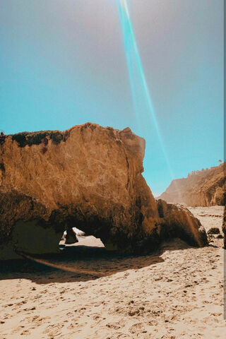 Nature's Canvas: A Glimpse of Serenity