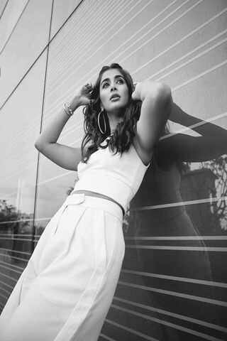 Chic Elegance: Pooja Hegde's Striking Style