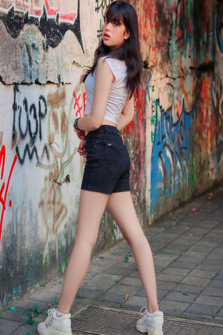 Riva: Urban Elegance in Motion 🌆✨