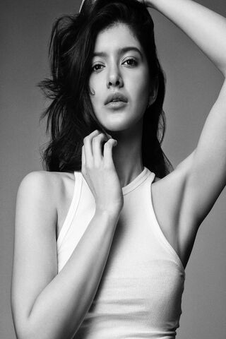 Shanaya: A Portrait of Elegance