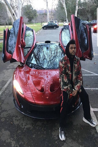 The Weeknd's Stylish Ride 🚗✨