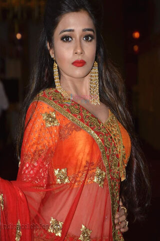 Radiant Elegance: Tina Dutta Shines in Traditional Attire