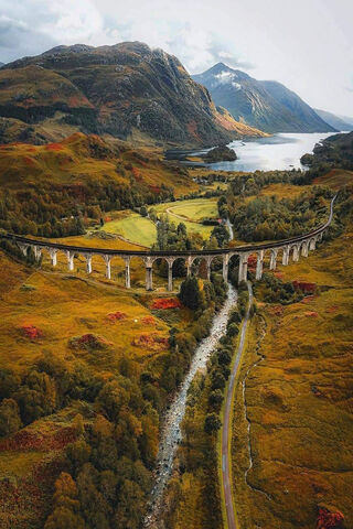 Majestic Highlands: The Iconic Glenfinnan Viaduct