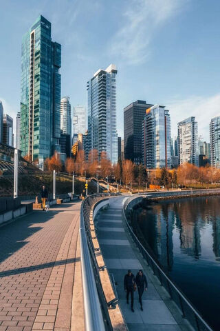 Vibrant Vancouver: A City of Glass and Nature 🌆🌊