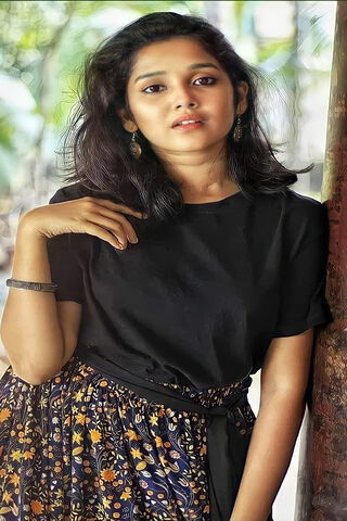 Elegance in Nature: Anikha Surendran