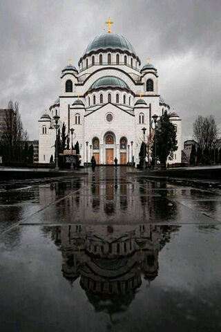 The Majestic Church of Saint Sava in Beograd 🌧️✨