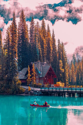 Serenity by the Lake: A Cabin Retreat