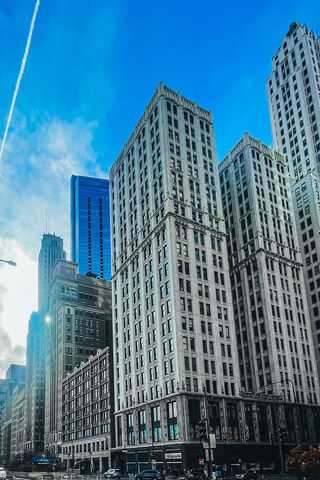 Skyline Serenity: Chicago's Architectural Marvels 🌆✨