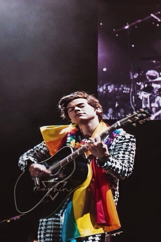 Harry Styles: A Colorful Performance 🎤🌈