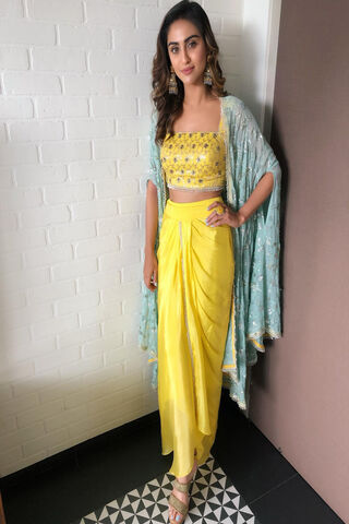 Radiant Elegance in Yellow 🌼✨