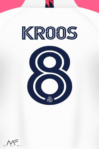 Kroos: The Maestro of Midfield 🎶⚽