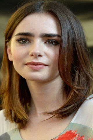 Charming Elegance: The Allure of Lily Collins 🌟