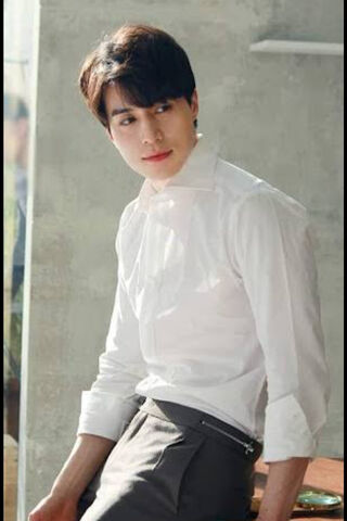 Charming Elegance: The Allure of Lee D*g Wook