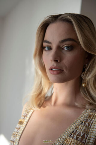 Elegance in Focus: A Glimpse of Glamour