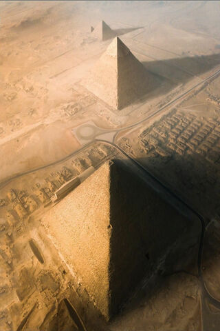Majestic Wonders of the Ancient World: The Pyramids of Egypt 🏜️✨