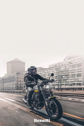 Ride the Urban Jungle: Benelli Leoncino 251 🏍️🌆