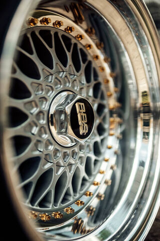 BBS RS2: The Iconic Wheel of Performance 🚗✨