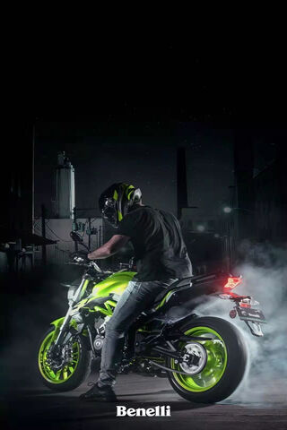 Unleash the Thrill: Benelli 302S in Action! 🏍️💨