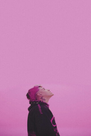 Under the Pink Sky: Tiago Pzk's Vibe 🌸