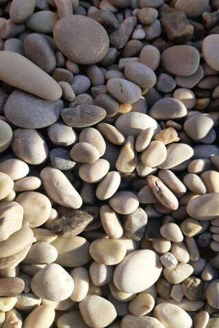 Deniz: The Serenity of Pebbles 🌊✨
