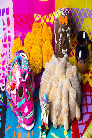 Celebrating Life: The Vibrant Spirit of Dia De Muertos 🎉💀