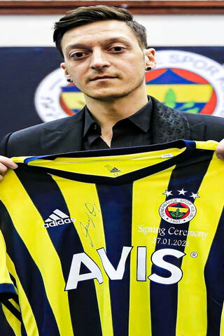 Mesut Özil Joins Fenerbahçe: A New Chapter Begins! ⚽️✨