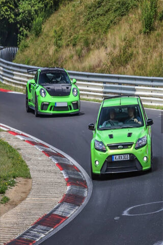 Thrill on the Track: Focus RS Mk2 in Action! 🚗💨
