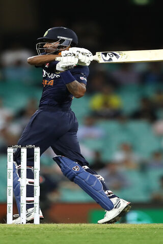 Hardik Pandya: The Power Hitter in Action! 🏏💥