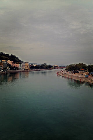 Serenity by the Ganges: A Glimpse of Haridwar 🌊✨