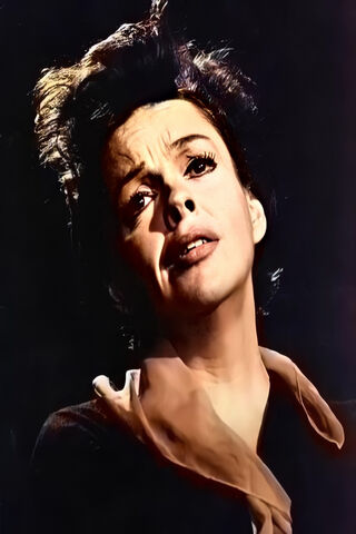 The Timeless Elegance of Judy Garland 🌟