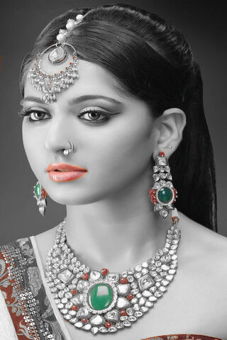 Radiance of Elegance: Jewels Unveiled ✨💎