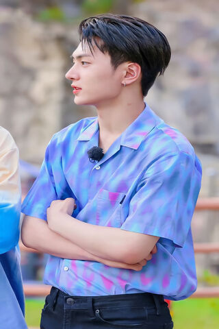 Jay from Enhypen: A Moment of Reflection 🌟