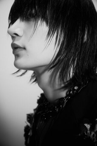 Minho: The Enigmatic Charmer 🌟